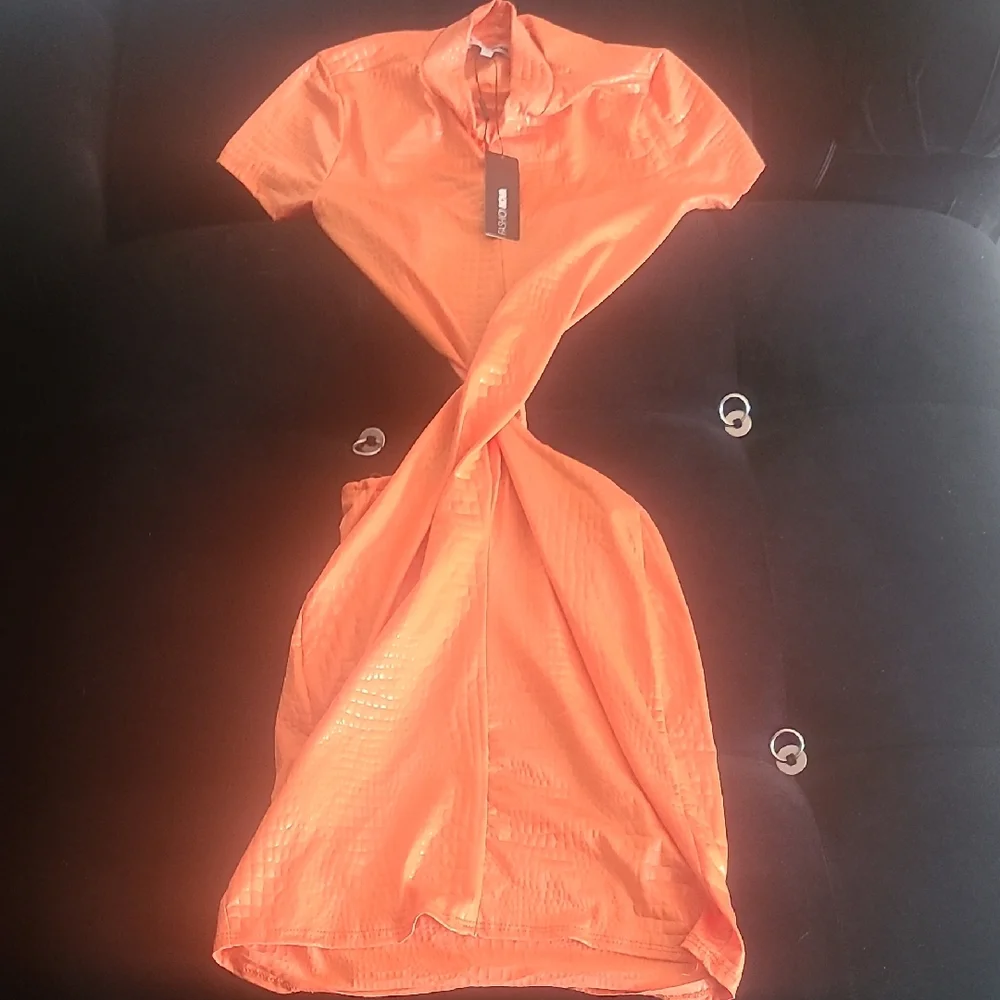 Fashion Nova Women Orange Leelu Textured Mini Dress Size Medium Brand New - Picture 4 of 7